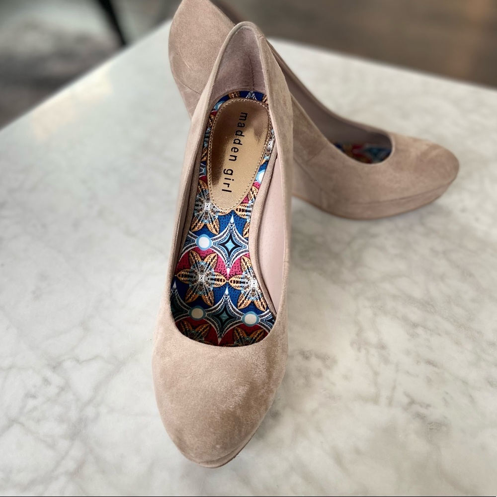 Madden Girl wedge in Tan